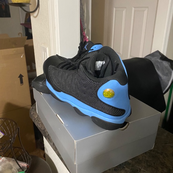 Jordan 13 retro size 12.5 (UNC)